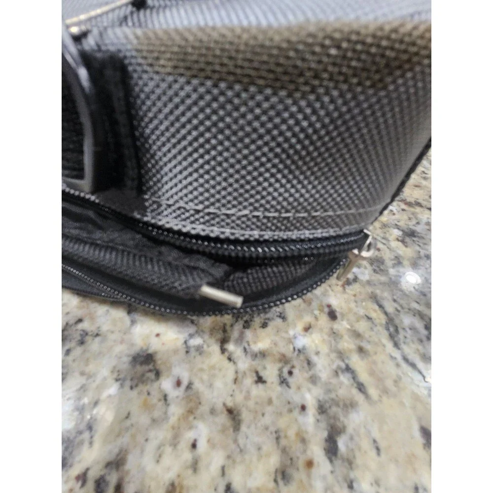 INIT Device Travel Multipurpose Messenger Bag, Hang a Video Player in in car
